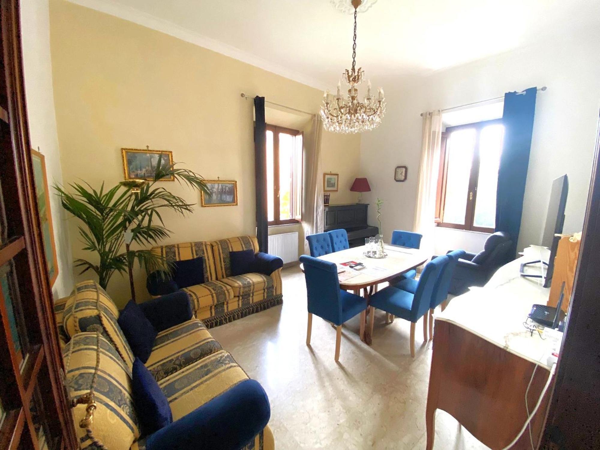 Appartamento con 3 Camere da Letto